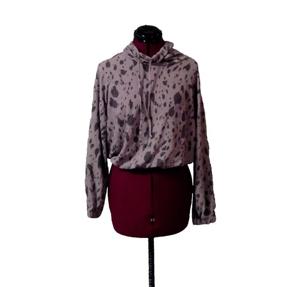 Lush Womens Top Size Medium Animal Print Funnel Cowl Mock Neck Crop Draw… - Picture 10 of 11